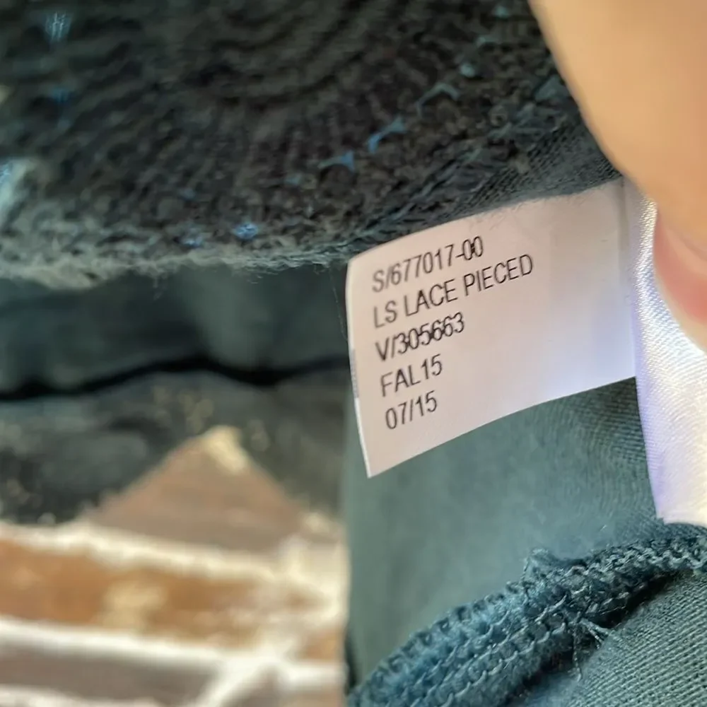 Banana Republic Long Sleeve Lace Teal Top Size Large